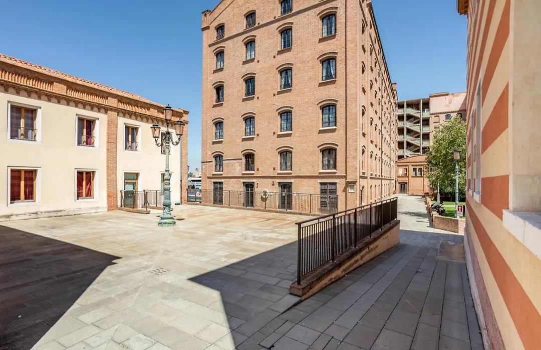 Guesthost - Molino Stucky Residence Suites II-1